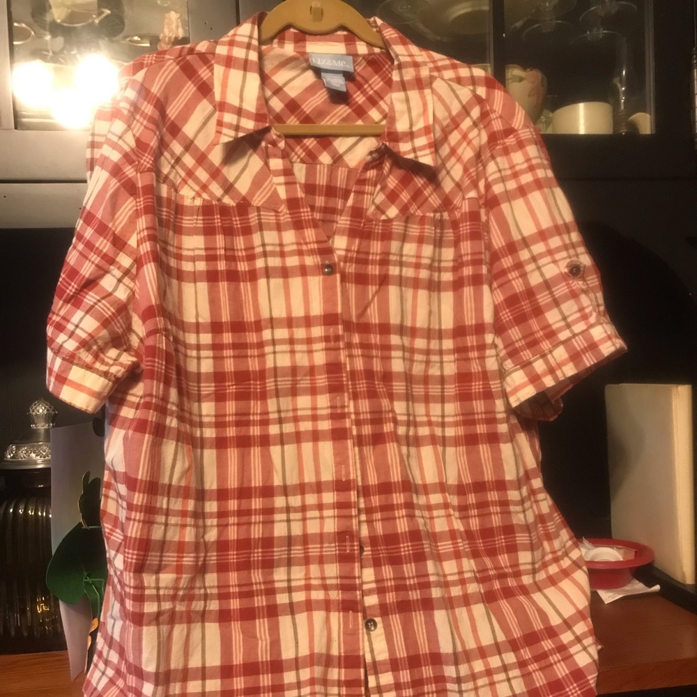 3x Liz & me shirt